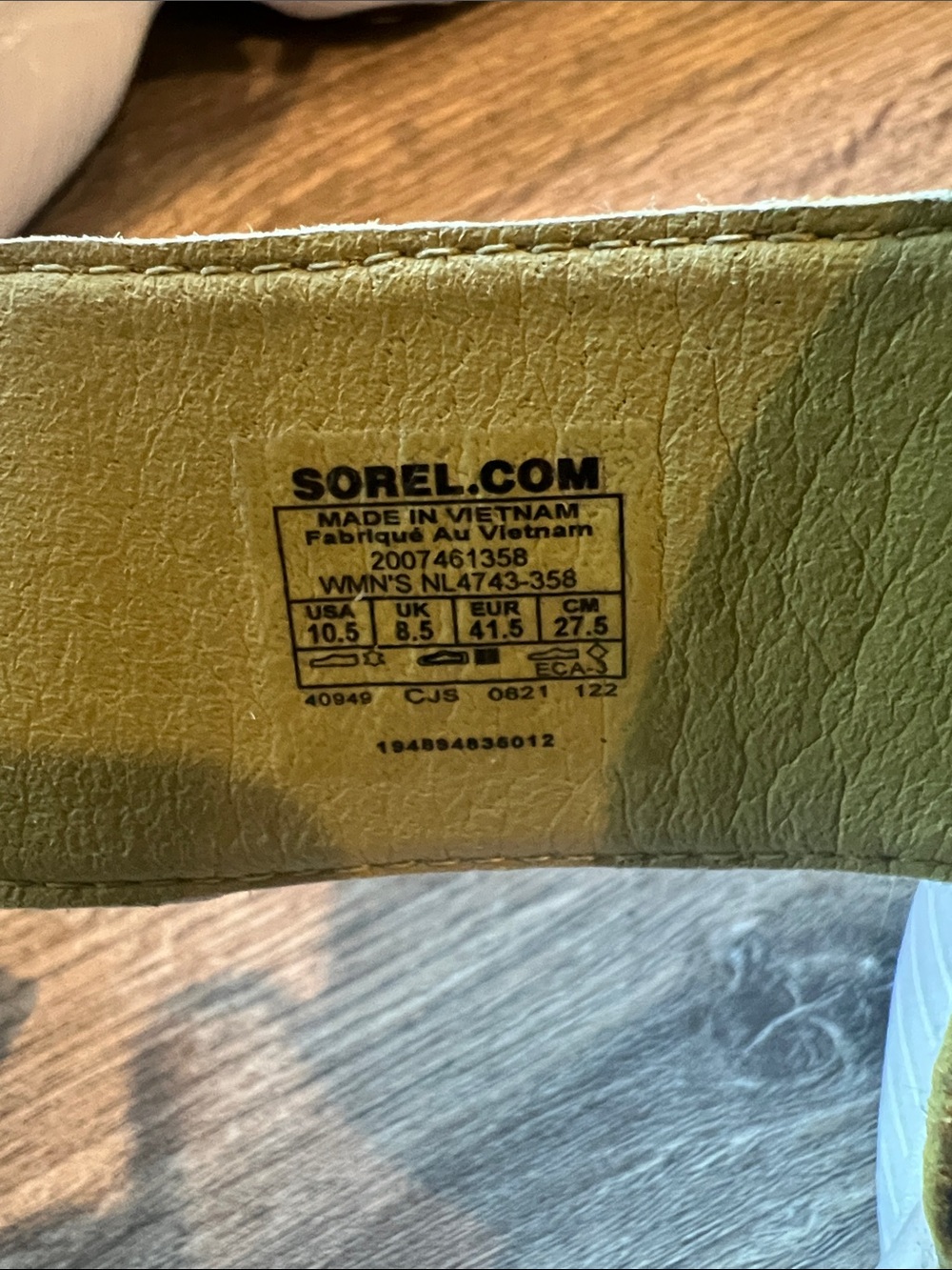 Sorel Chunky Sport Sandals in Olive Green & Black - Picture 2 of 3